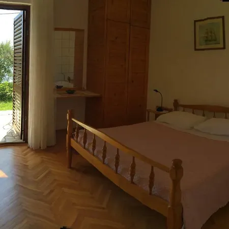 House Brzovic * Nerezine