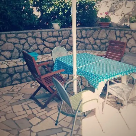 Apartment House Brzovic Nerezine